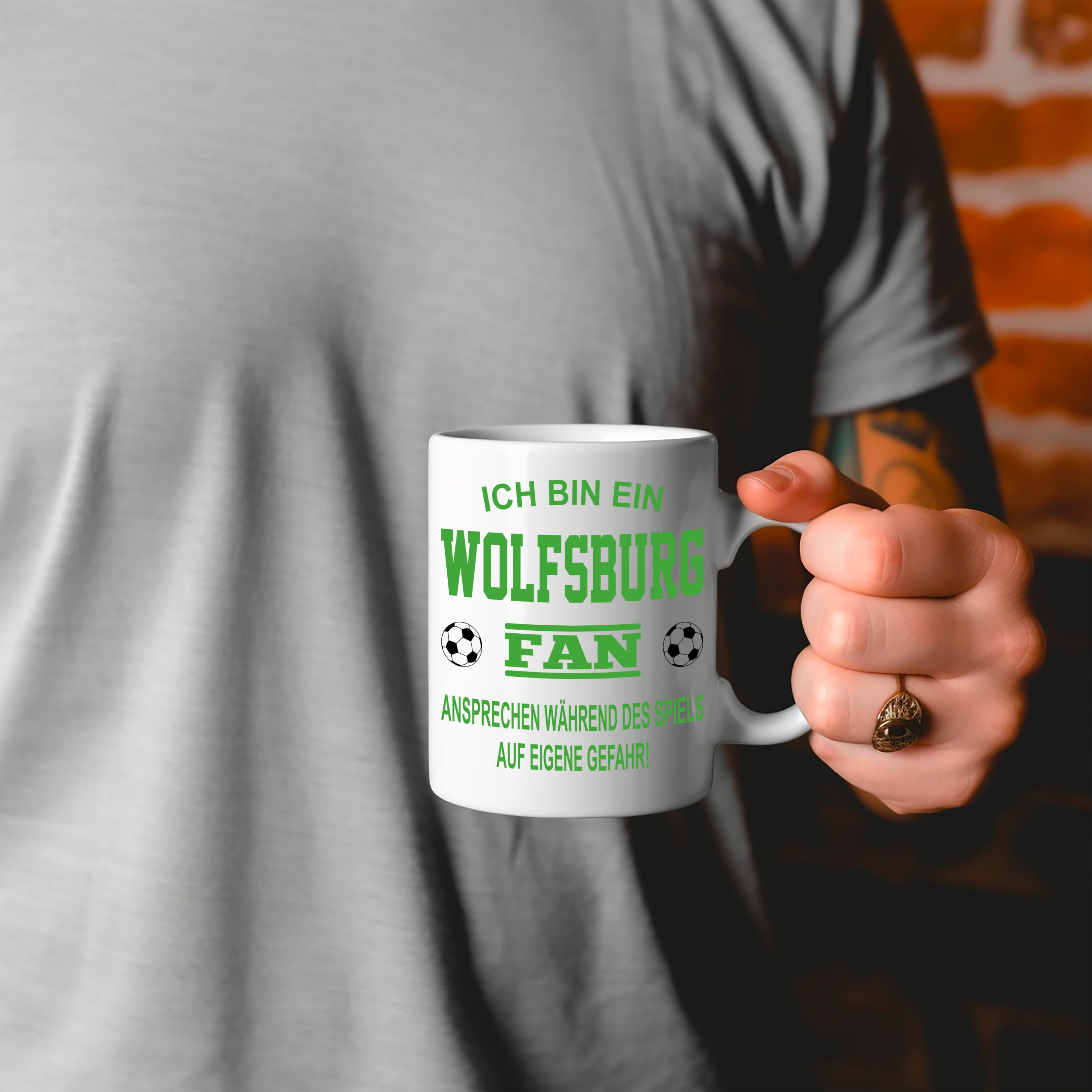 Fussball Tasse | Ich bin ein Wolfsburg Fan - Ansprechen während des Spiels auf eigene Gefahr | Keramiktasse für Fußballfans