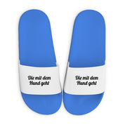 Badelatschen mit Motiv | Die mit dem Hund geht | lustige Badesandalen in vielen Größen und Farben
