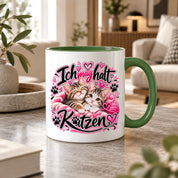 Herzbotschaft Katzen Tasse – Ich mag halt Katzen – Süße Kaffeetasse mit zwei Katzenbabys, Herzen und Pfoten – Geschenk für Katzenliebhaber, Katzenmama, Frauen und Freundin – 330 ml