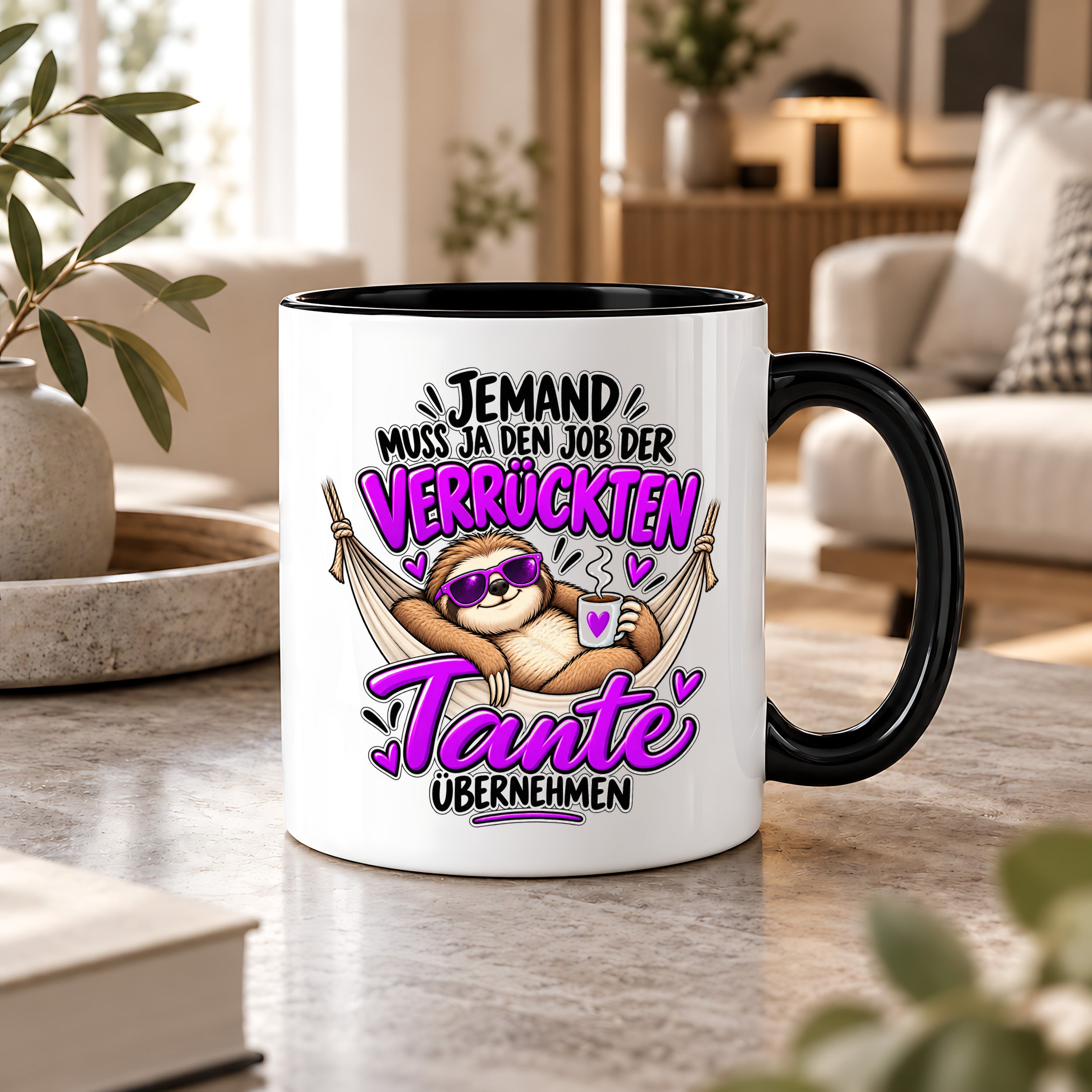 Herzbotschaft Verrückte Tante Tasse – Jemand muss ja den Job der verrückten Tante übernehmen – Lustige Kaffeetasse 330 ml mit Faultier Motiv – Geschenk für Tante, Lieblingstante, Schwester und Schwägerin – Originelle Spruchtasse mit Humor