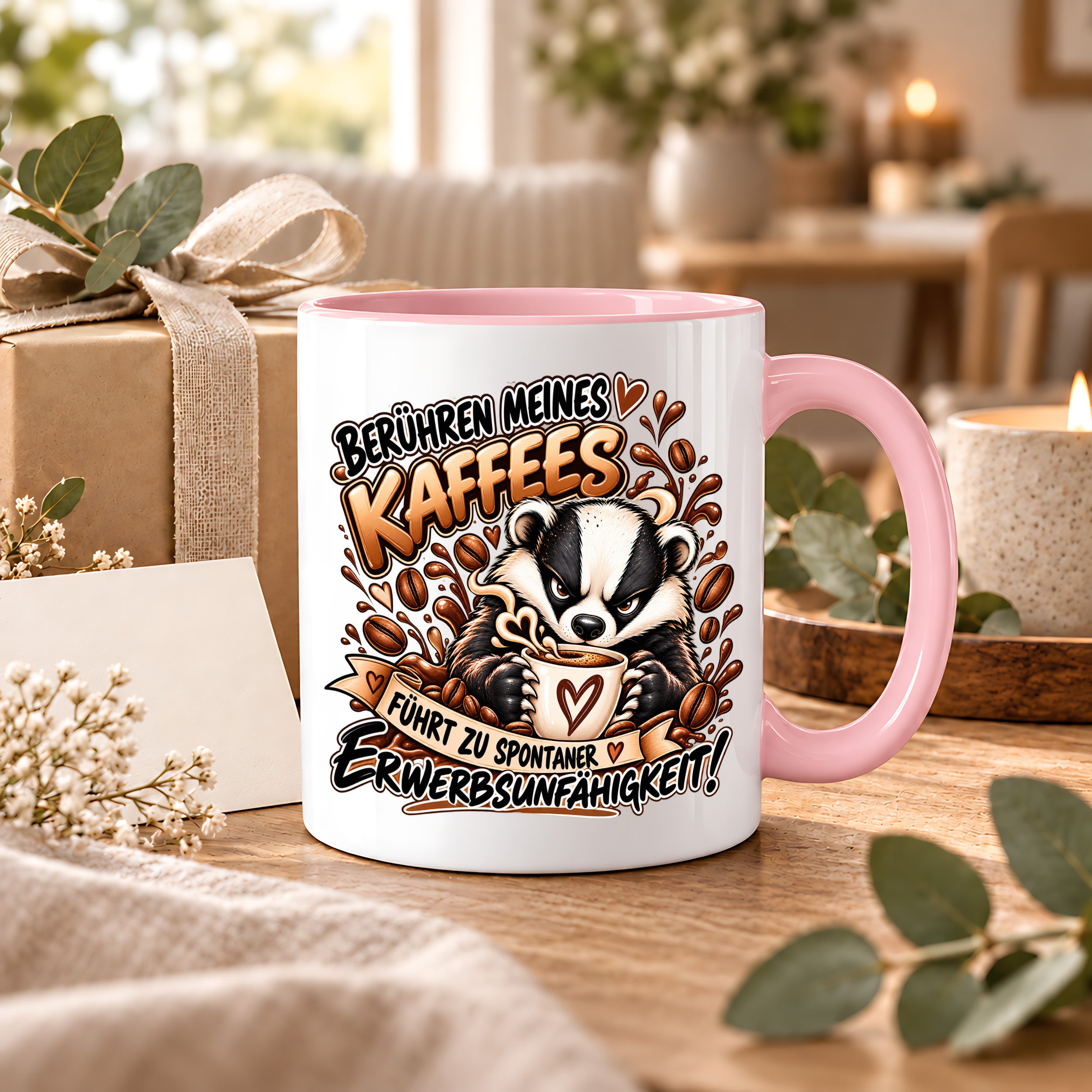 Herzbotschaft Dachs Tasse – Berühren meines Kaffees führt zu spontaner Erwerbsunfähigkeit – Lustige Kaffeetasse mit frechem Dachs Motiv – Geschenk für Kaffeeliebhaber, Kollegen und Büro – 330 ml