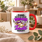 Herzbotschaft Verrückte Tante Tasse – Jemand muss ja den Job der verrückten Tante übernehmen – Lustige Kaffeetasse 330 ml mit Faultier Motiv – Geschenk für Tante, Lieblingstante, Schwester und Schwägerin – Originelle Spruchtasse mit Humor