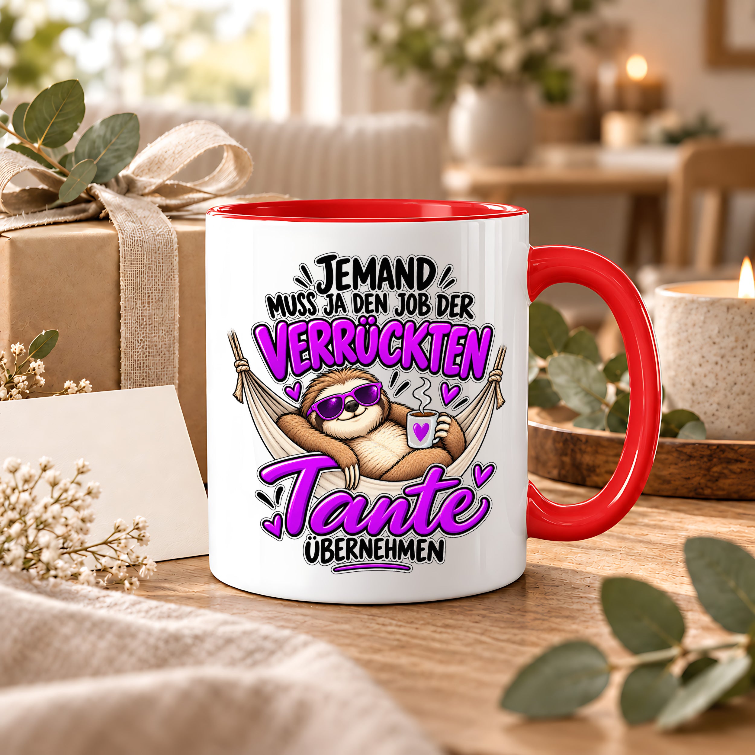 Herzbotschaft Verrückte Tante Tasse – Jemand muss ja den Job der verrückten Tante übernehmen – Lustige Kaffeetasse 330 ml mit Faultier Motiv – Geschenk für Tante, Lieblingstante, Schwester und Schwägerin – Originelle Spruchtasse mit Humor