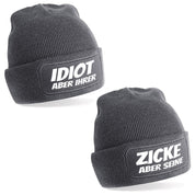 2er Set Beanie Strickmütze mit Spruch | Der Idiot und seine Zicke | Farbwahl | Angenehm weich | Onesize