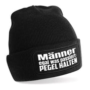 Beanie Strickmütze mit Spruch | Männer egal was passiert: Pegel halten | Farbwahl | Angenehm weich | Onesize