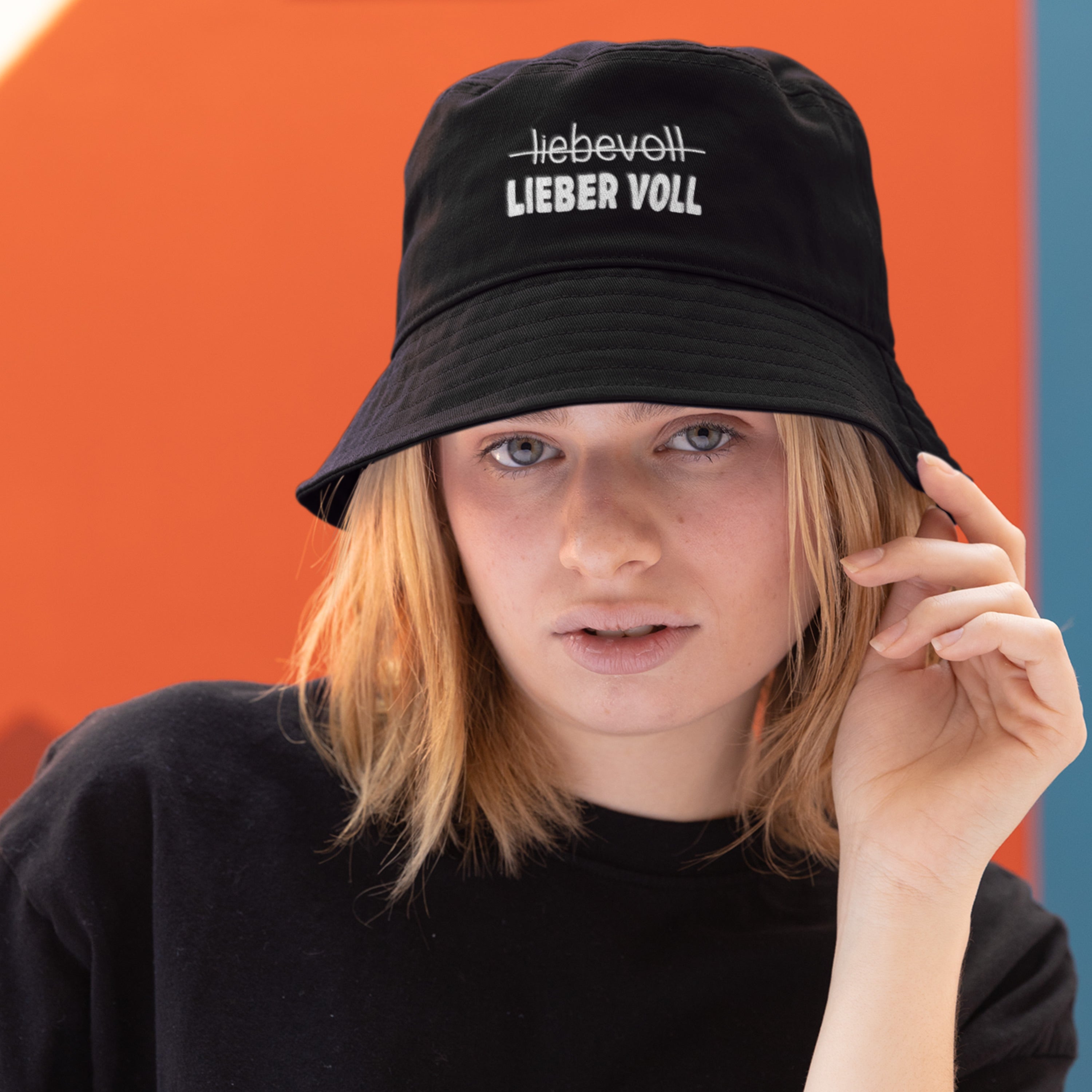 Bucket Hat Schwarz – Liebevoll - LIEBER VOLL – Fischerhut mit Spruch – Unisex Einheitsgröße – Festivalhut / Sonnenhut für Damen & Herren