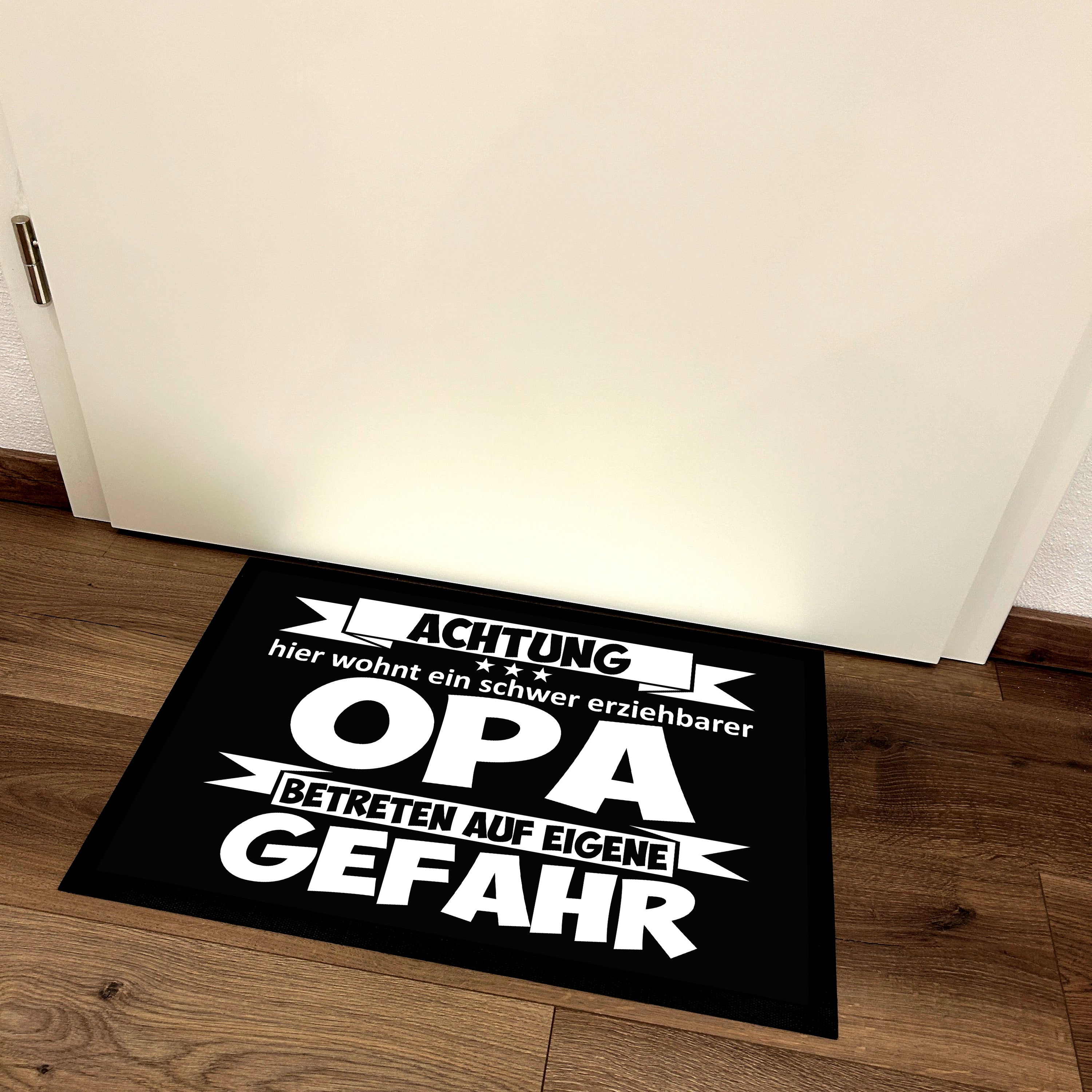 Fußmatte mit Motiv - Achtung hier wohnt ein schwer erziehbarer Opa - Betreten auf eigene Gefahr - für innen und außen | 60x40cm