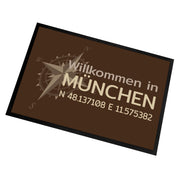 personalisierte Fußmatte mit Wunschort und Koordinaten deiner Stadt - für innen und außen | 60x40cm