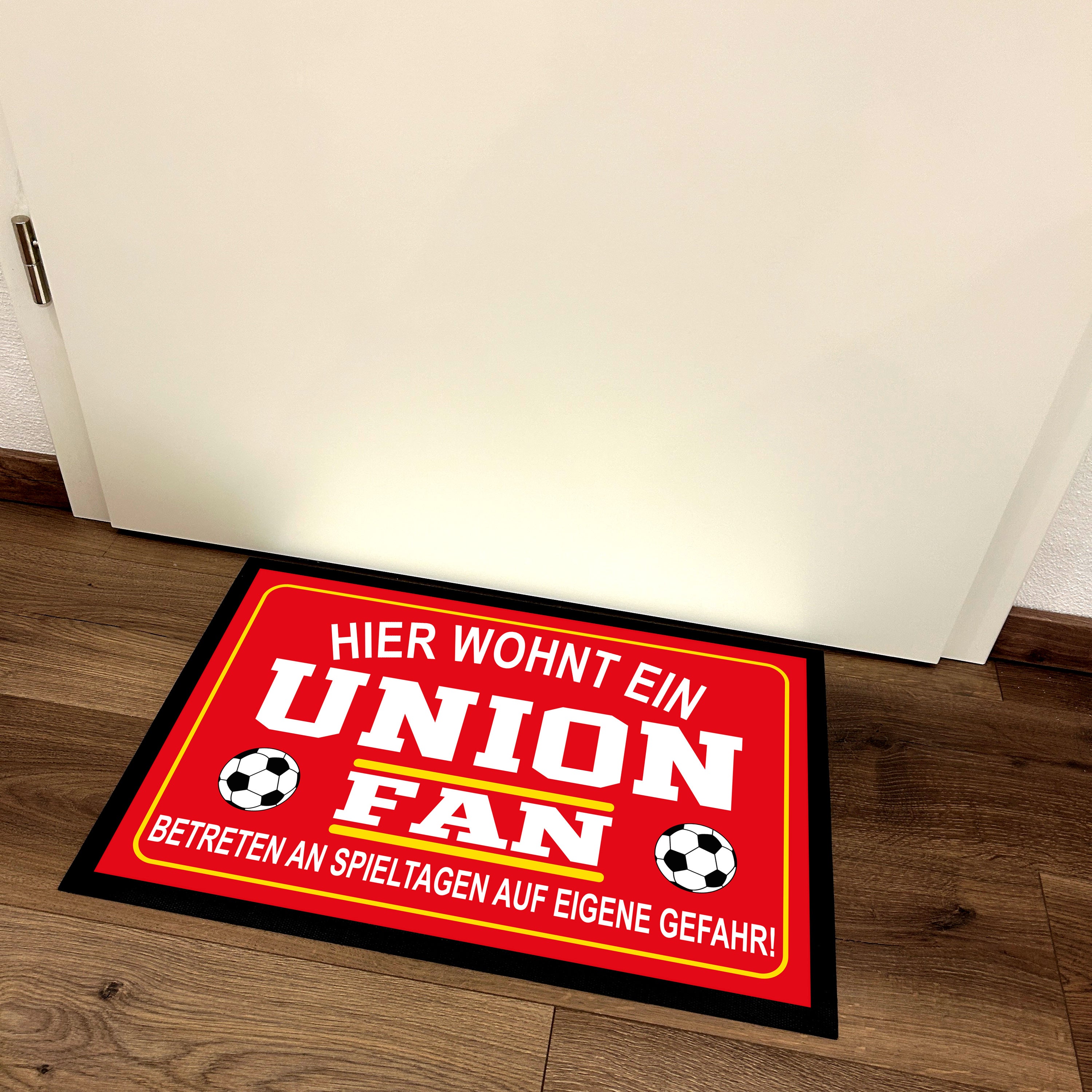 Fußmatte für Fußball Fans - Hier wohnt ein Union Fan - Betreten an Spieltagen auf eigene Gefahr! - für innen und außen | 60x40cm