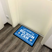 Fußmatte für Fußball Fans - Hier wohnt ein Bochum Fan - Betreten an Spieltagen auf eigene Gefahr! - für innen und außen | 60x40cm