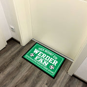 Fußmatte für Fußball Fans - Hier wohnt ein Werder Fan - Betreten an Spieltagen auf eigene Gefahr! - für innen und außen | 60x40cm