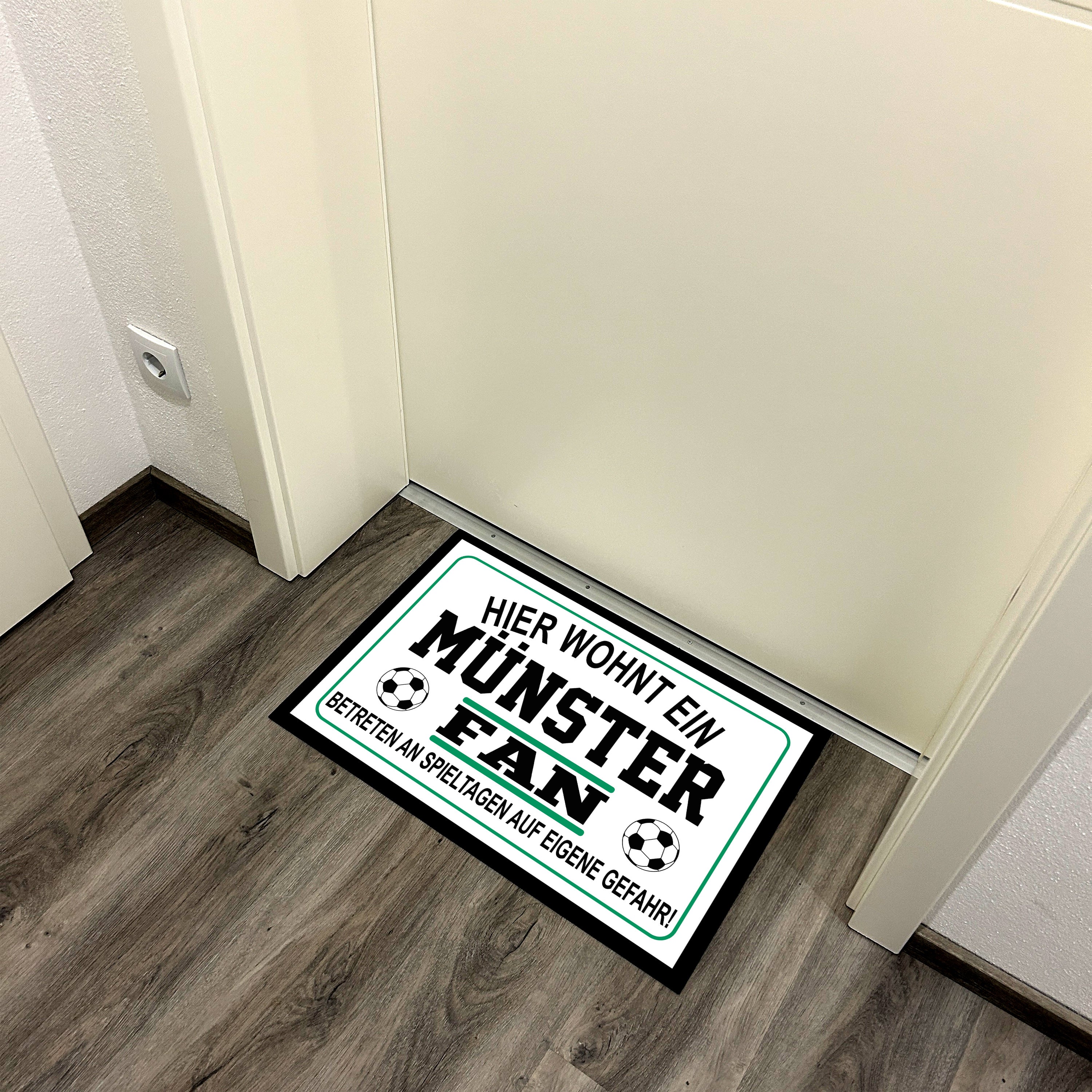 Fußmatte für Fußball Fans - Hier wohnt ein Münster Fan - Betreten an Spieltagen auf eigene Gefahr! - für innen und außen | 60x40cm