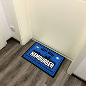 Fußmatte für Fußballfans mit Skyline | 60x40cm | Ich bin Hamburger - Betreten an Spieltagen auf eigene Gefahr! | Zeige deine Stadtliebe und Fußballbegeisterung! | für innen und außen