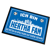 Fußmatte für Fußballfans mit Skyline | 60x40cm | Ich bin Hertha Fan - Betreten an Spieltagen auf eigene Gefahr! | Zeige deine Stadtliebe und Fußballbegeisterung! | für innen und außen
