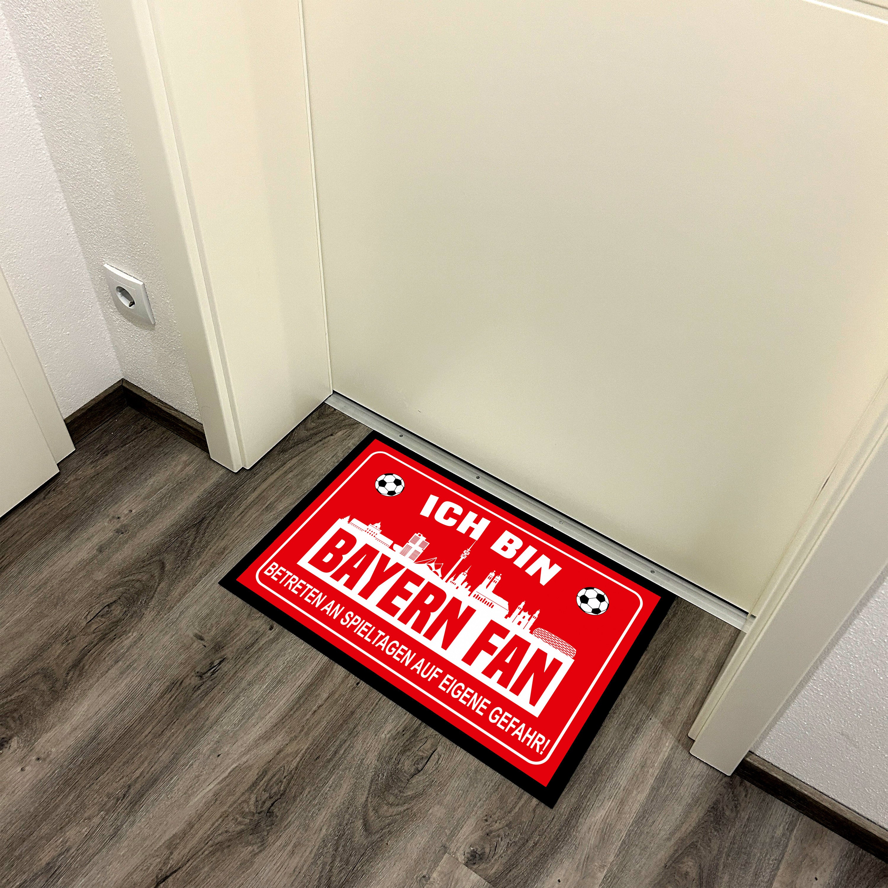 Fußmatte für Fußballfans mit Skyline | 60x40cm | Ich bin Bayern Fan - Betreten an Spieltagen auf eigene Gefahr! | Zeige deine Stadtliebe und Fußballbegeisterung! | für innen und außen