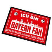 Fußmatte für Fußballfans mit Skyline | 60x40cm | Ich bin Bayern Fan - Betreten an Spieltagen auf eigene Gefahr! | Zeige deine Stadtliebe und Fußballbegeisterung! | für innen und außen