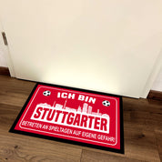Fußmatte für Fußballfans mit Skyline | 60x40cm | Ich bin Stuttgarter - Betreten an Spieltagen auf eigene Gefahr! | Zeige deine Stadtliebe und Fußballbegeisterung! | für innen und außen