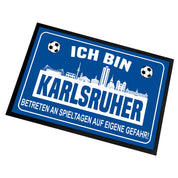 Fußmatte für Fußballfans mit Skyline | 60x40cm | Ich bin Karlsruher - Betreten an Spieltagen auf eigene Gefahr! | Zeige deine Stadtliebe und Fußballbegeisterung! | für innen und außen
