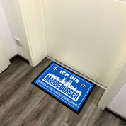 Fußmatte für Fußballfans mit Skyline | 60x40cm | Ich bin Magdeburger - Betreten an Spieltagen auf eigene Gefahr! | Zeige deine Stadtliebe und Fußballbegeisterung! | für innen und außen