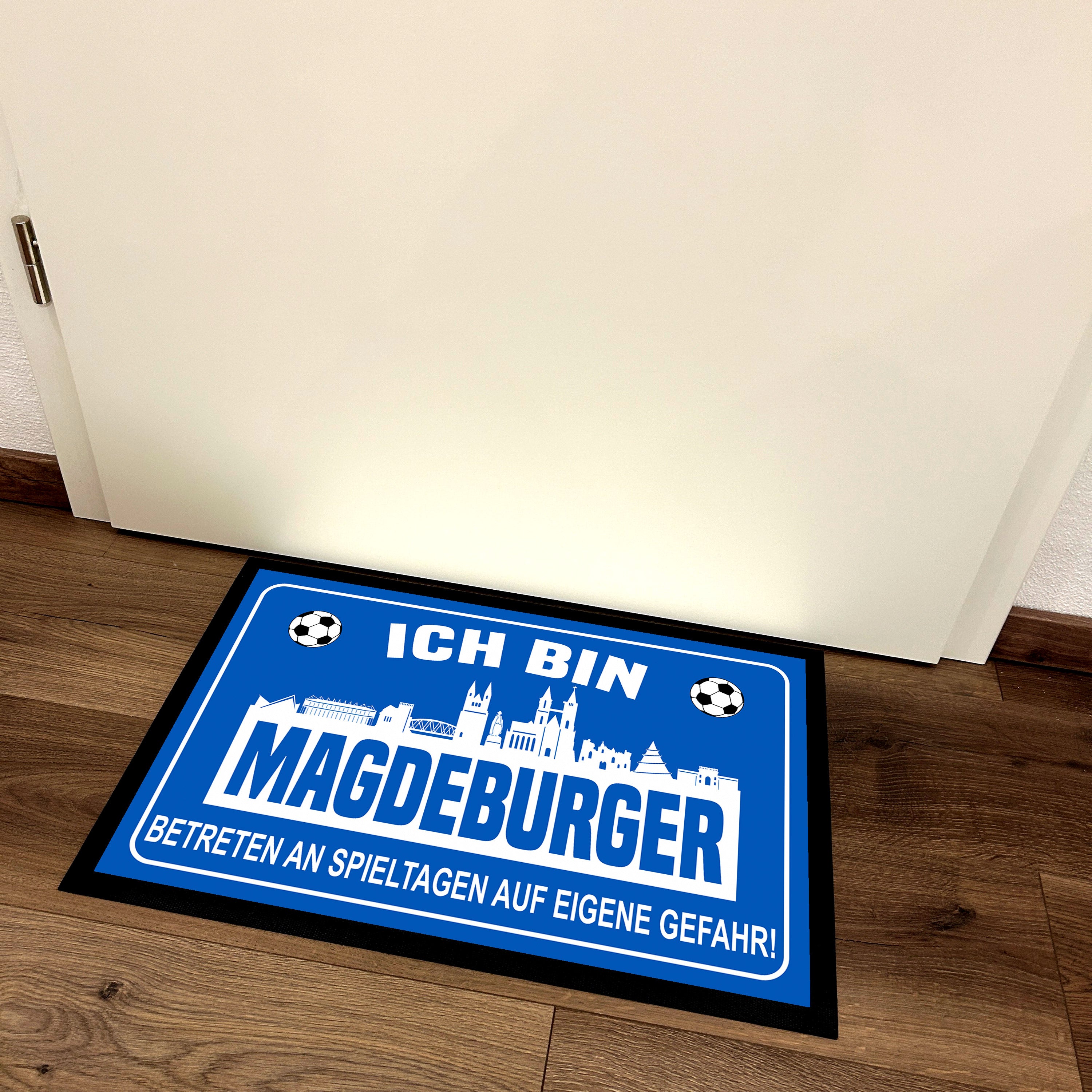 Fußmatte für Fußballfans mit Skyline | 60x40cm | Ich bin Magdeburger - Betreten an Spieltagen auf eigene Gefahr! | Zeige deine Stadtliebe und Fußballbegeisterung! | für innen und außen