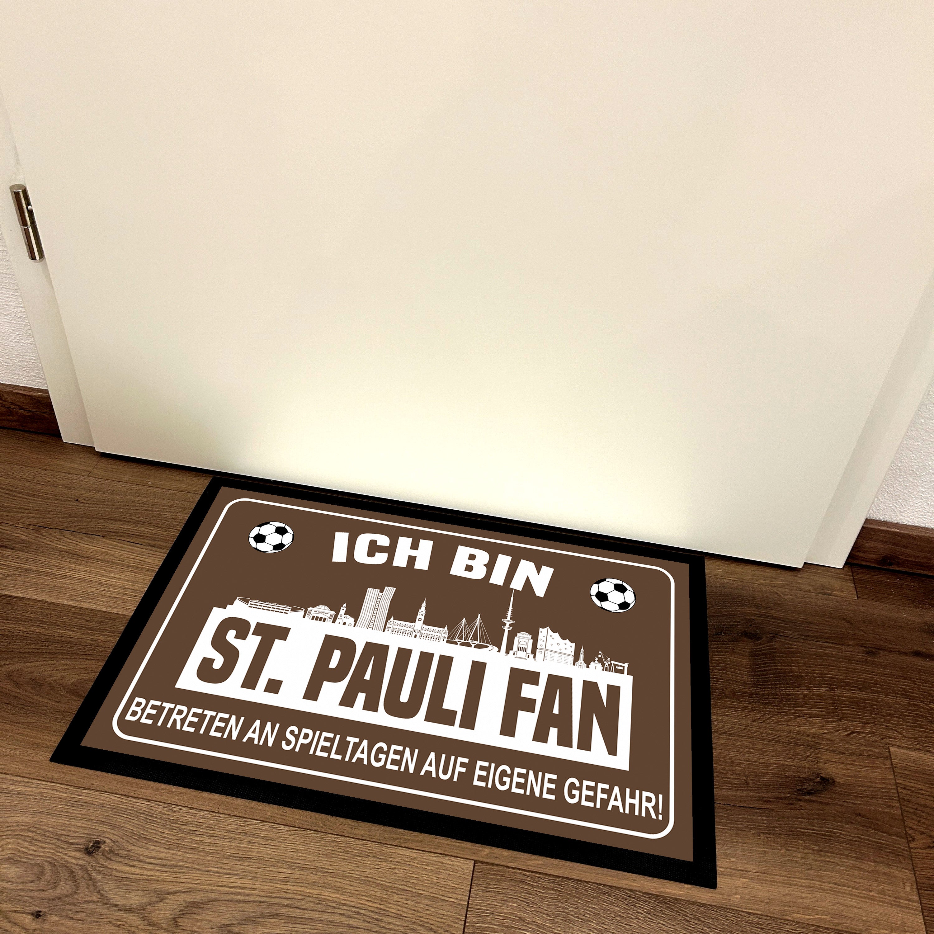 Fußmatte für Fußballfans mit Skyline | 60x40cm | Ich bin St. Pauli Fan - Betreten an Spieltagen auf eigene Gefahr! | Zeige deine Stadtliebe und Fußballbegeisterung! | für innen und außen
