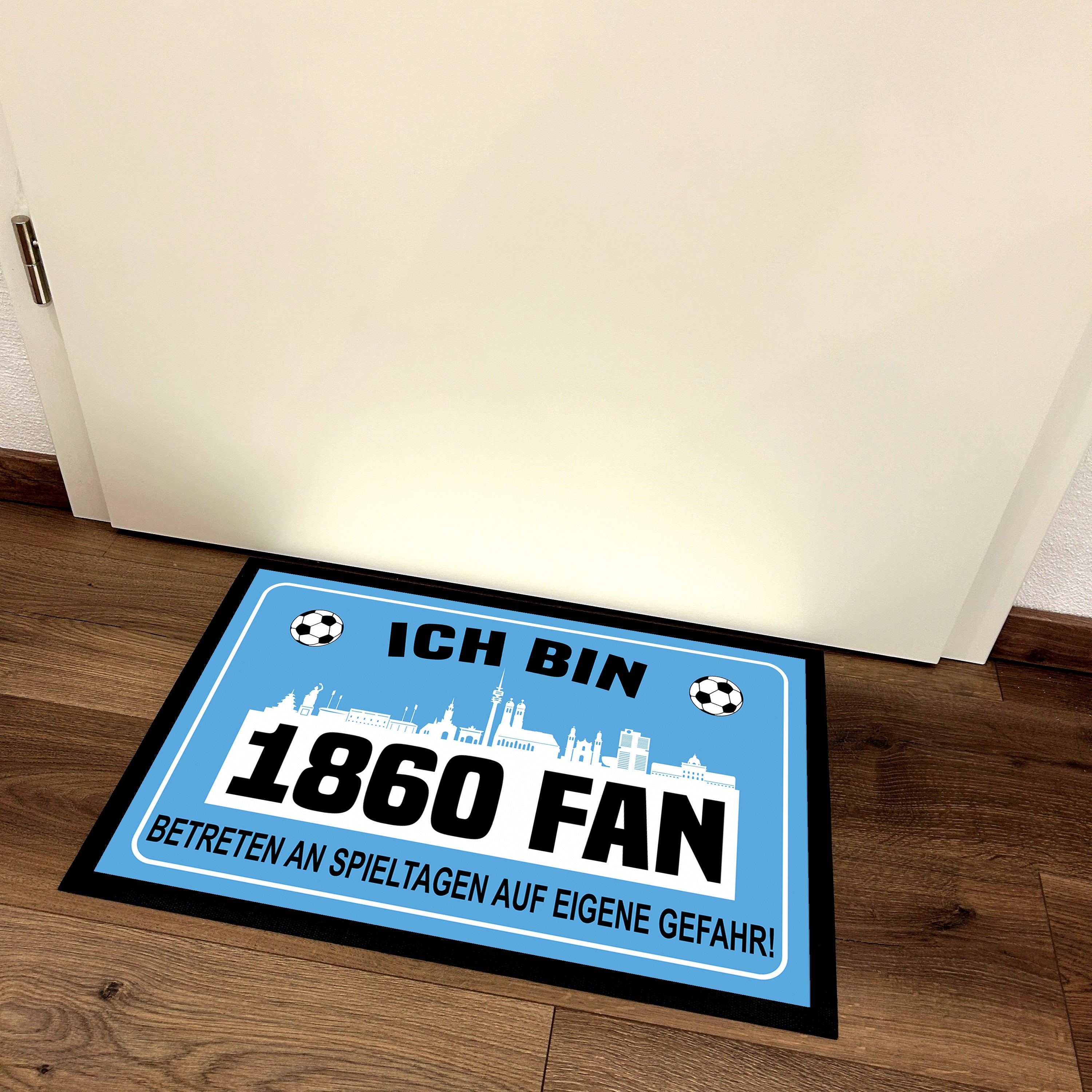 Fußmatte für Fußballfans mit Skyline | 60x40cm | Ich bin 1860 Fan - Betreten an Spieltagen auf eigene Gefahr! | Zeige deine Stadtliebe und Fußballbegeisterung! | für innen und außen