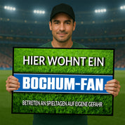 Fußmatte Rasenoptik für Fußball Fans | Hier wohnt ein Bochum Fan - Betreten an Spieltagen auf eigene Gefahr! | Türmatte mit Spruch | 60x40cm | für innen und außen | Vorleger für Haustür / Flur
