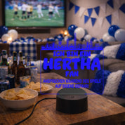 Hertha Fan Fußball LED Nachtlicht – 3D Skyline Design „Ansprechen auf eigene Gefahr“ – RGB Farbwechsel mit Fernbedienung & Touch – Stimmungslicht für die Man Cave – 19x23cm