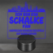 Schalke Fan Fußball LED Nachtlicht – 3D Skyline Design „Ansprechen auf eigene Gefahr“ – RGB Farbwechsel mit Fernbedienung & Touch – Stimmungslicht für die Man Cave – 19x23cm