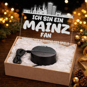 Mainz Fan Fußball LED Nachtlicht – 3D Skyline Design „Ansprechen auf eigene Gefahr“ – RGB Farbwechsel mit Fernbedienung & Touch – Stimmungslicht für die Man Cave – 19x23cm