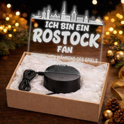 Rostock Fan Fußball LED Nachtlicht – 3D Skyline Design „Ansprechen auf eigene Gefahr“ – RGB Farbwechsel mit Fernbedienung & Touch – Stimmungslicht für die Man Cave – 19x23cm