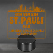 St. Pauli Fan Fußball LED Nachtlicht – 3D Skyline Design „Ansprechen auf eigene Gefahr“ – RGB Farbwechsel mit Fernbedienung & Touch – Stimmungslicht für die Man Cave – 19x23cm
