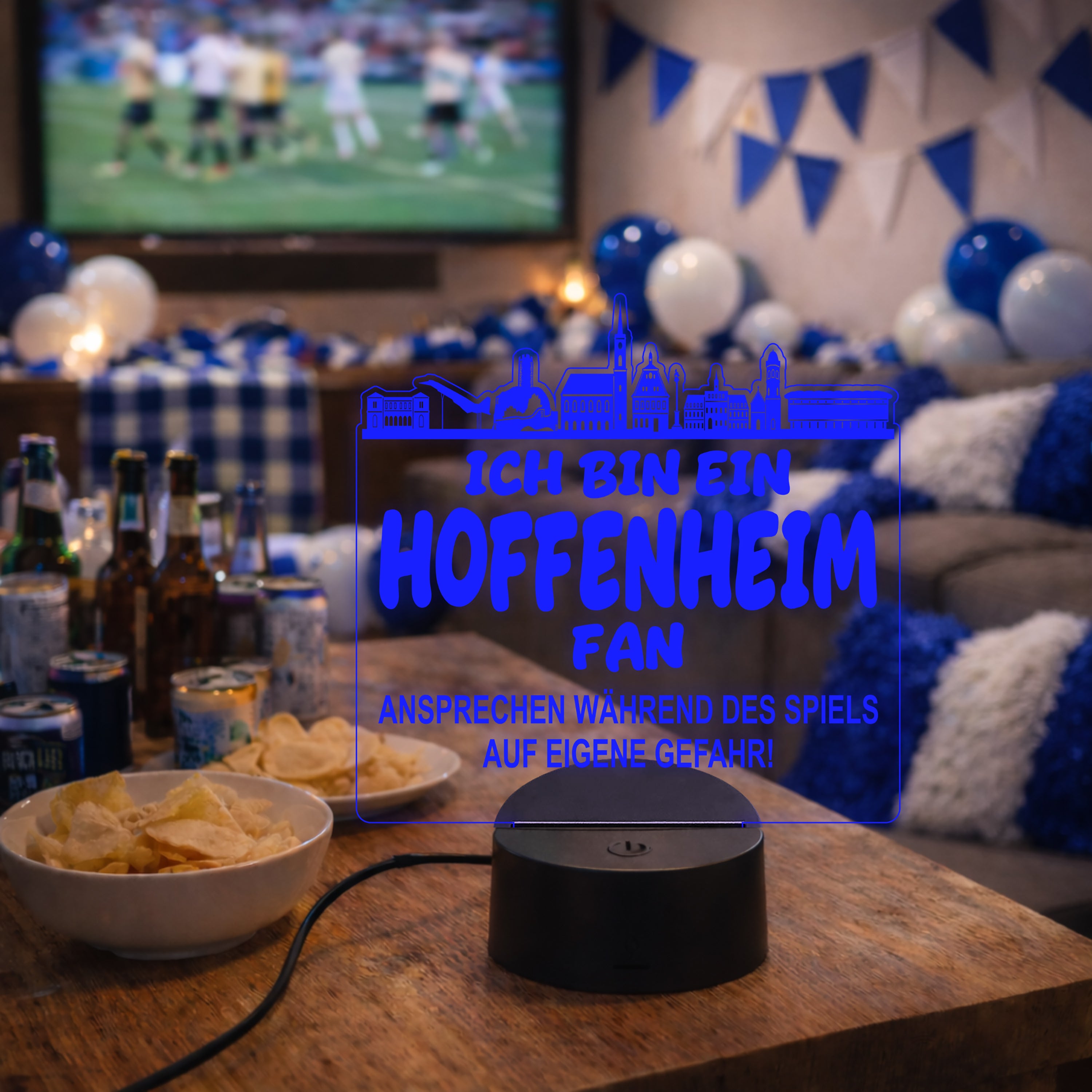 Hoffenheim Fan Fußball LED Nachtlicht – 3D Skyline Design „Ansprechen auf eigene Gefahr“ – RGB Farbwechsel mit Fernbedienung & Touch – Stimmungslicht für die Man Cave – 19x23cm