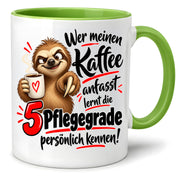 Herzbotschaft Tasse mit Farbwahl - Kaffee Faultier 5 Pflegegrade Geschenk 330 ml