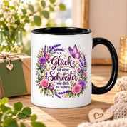Herzbotschaft Tasse für Schwester, Glück ist eine Schwester wie dich zu haben, liebevolles Schwester Geschenk mit Rosen Lavendel und Schmetterling, Geschenk für beste Schwester zum Geburtstag, Weihnachten oder einfach so, 330 ml Keramiktasse