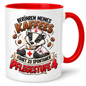 Herzbotschaft Tasse Pflege – Berühren meines Kaffees führt zu spontaner Pflegestufe 4, lustige Kaffeetasse für Pflegekräfte, Krankenschwester, Krankenpfleger und Pflegepersonal, witziges Geschenk für Kollegen, 330 ml Keramiktasse