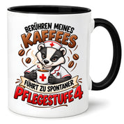Herzbotschaft Tasse Pflege – Berühren meines Kaffees führt zu spontaner Pflegestufe 4, lustige Kaffeetasse für Pflegekräfte, Krankenschwester, Krankenpfleger und Pflegepersonal, witziges Geschenk für Kollegen, 330 ml Keramiktasse