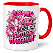 Herzbotschaft Tasse 40. Geburtstag Frau – Auch mit 40 noch ein flottes Häschen – lustiges Geburtstagsgeschenk für Frauen, Freundin, Schwester, Kollegin, Mama oder Ehefrau – witzige Hasen Tasse – 330 ml Keramiktasse