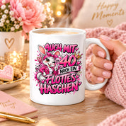 Herzbotschaft Tasse 40. Geburtstag Frau – Auch mit 40 noch ein flottes Häschen – lustiges Geburtstagsgeschenk für Frauen, Freundin, Schwester, Kollegin, Mama oder Ehefrau – witzige Hasen Tasse – 330 ml Keramiktasse