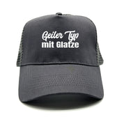 Trucker Cap in Mesh Optik - Geiler Typ mit Glatze - Farbwahl | Unisex | OneSize durch verstellbaren Klipp-Verschluss